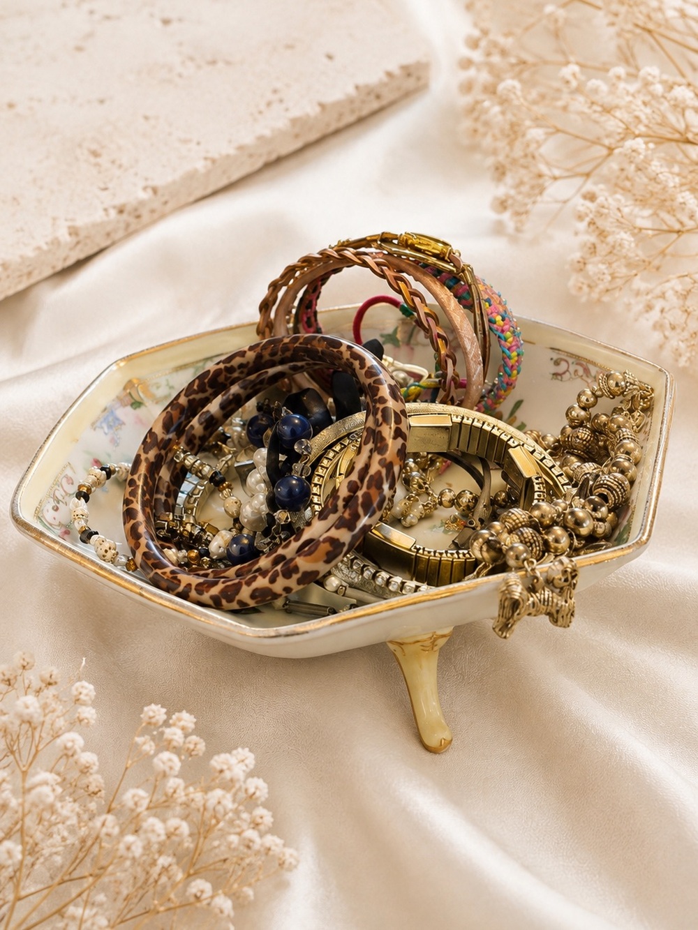 NIPPON | Porcelain Footed Trinket Dish with Jewerly